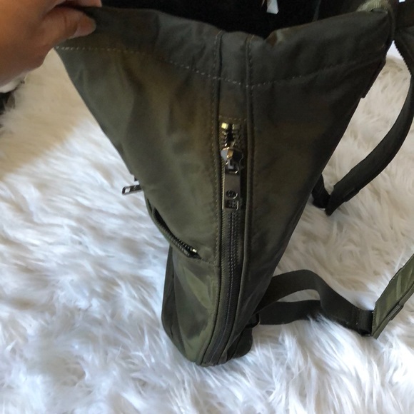 Lululemon Carry Onward Rucksack Dark Olive - Picture 3 of 8